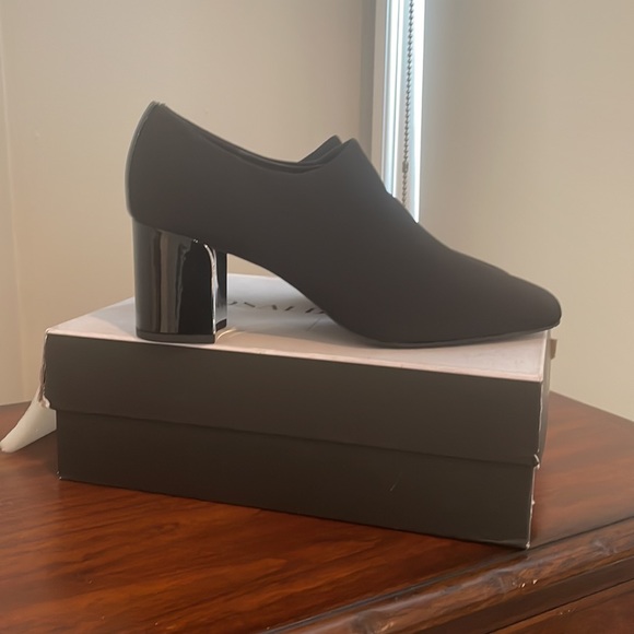 Donald Pliner chelsied pumps block heels new black shoes size 11. Stretch fabric - Picture 3 of 5